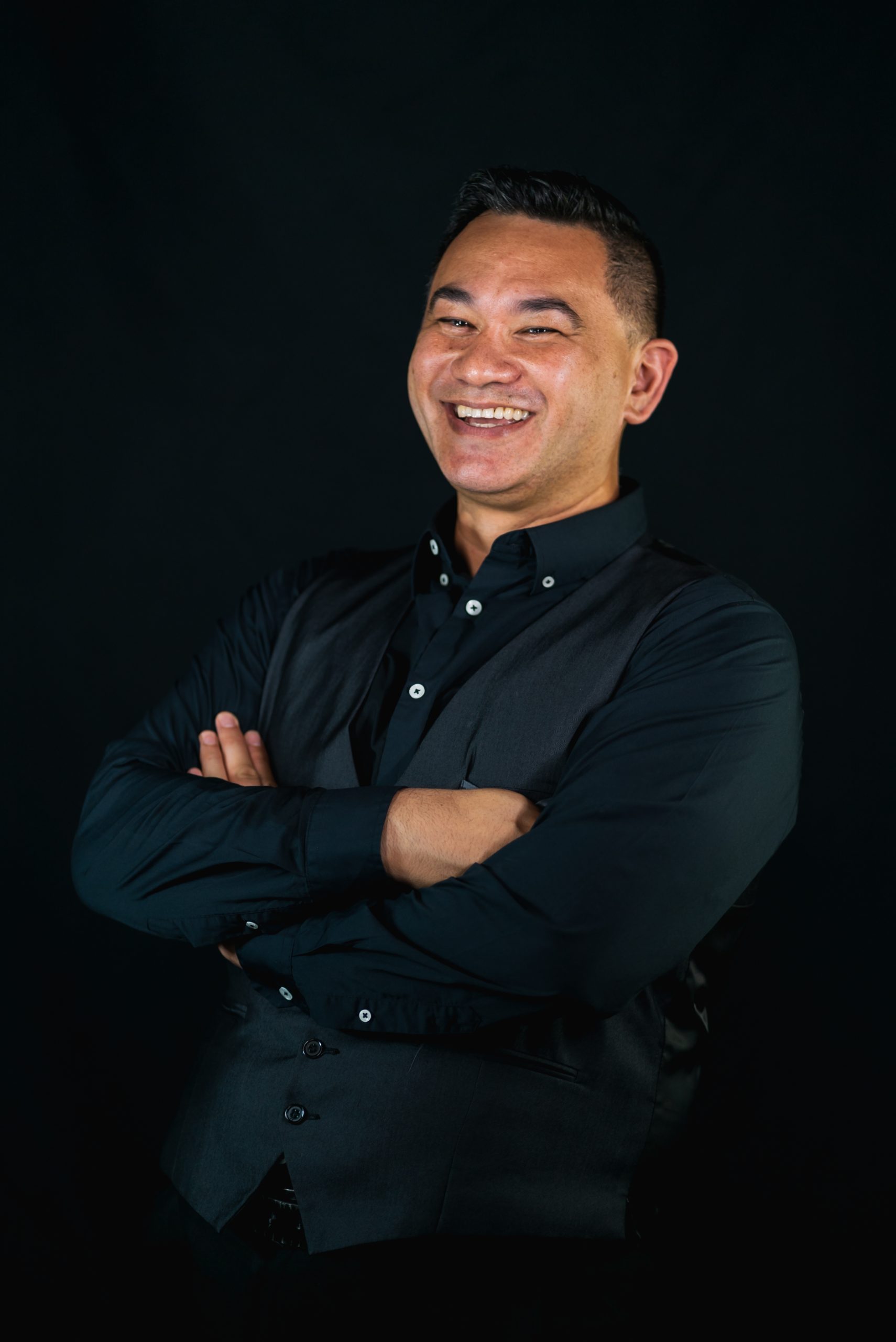 Portrait photo of Shalom Kaa